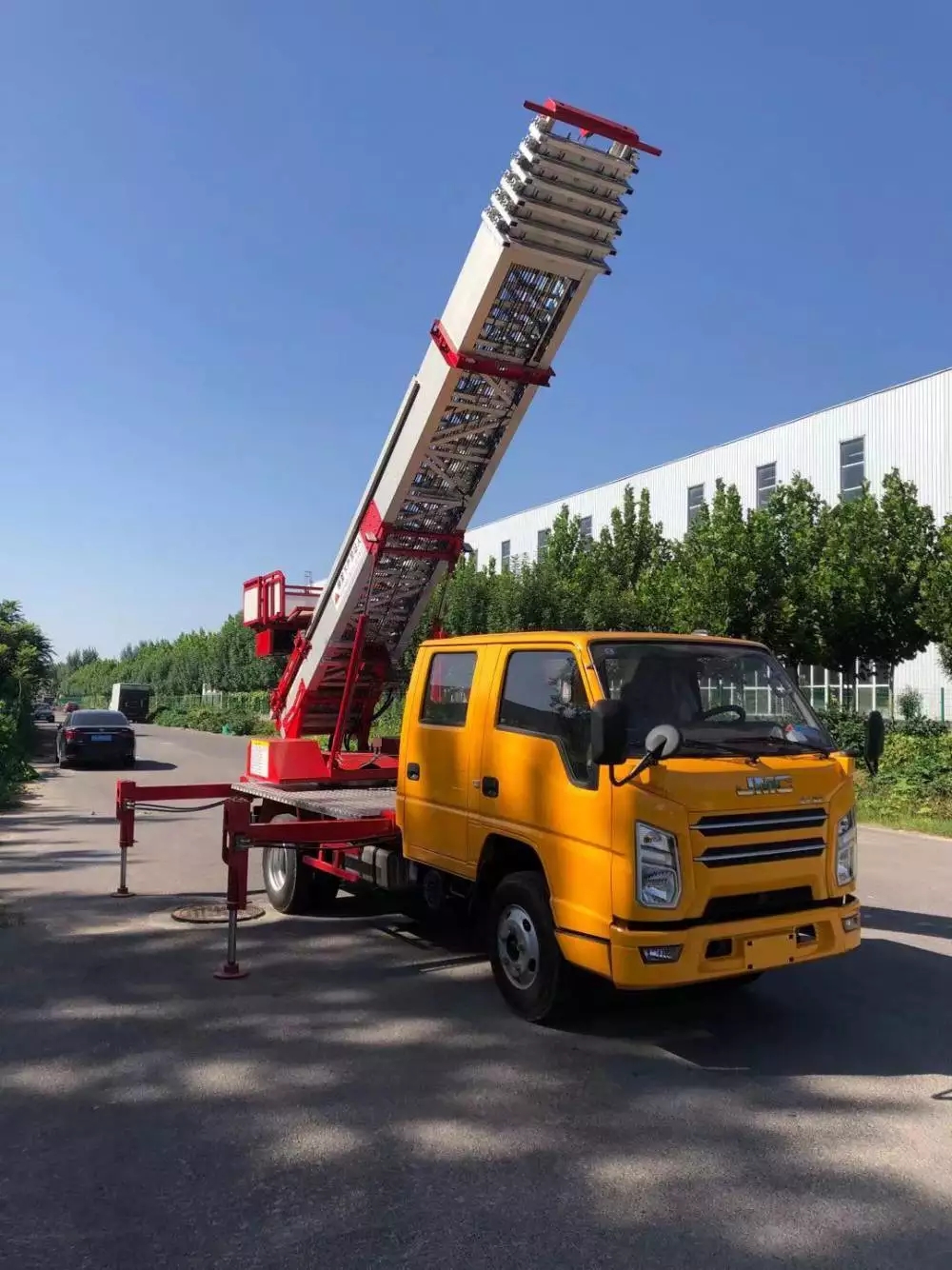 北大镇附近的云梯车出租服务：轻松解决高空作业需求